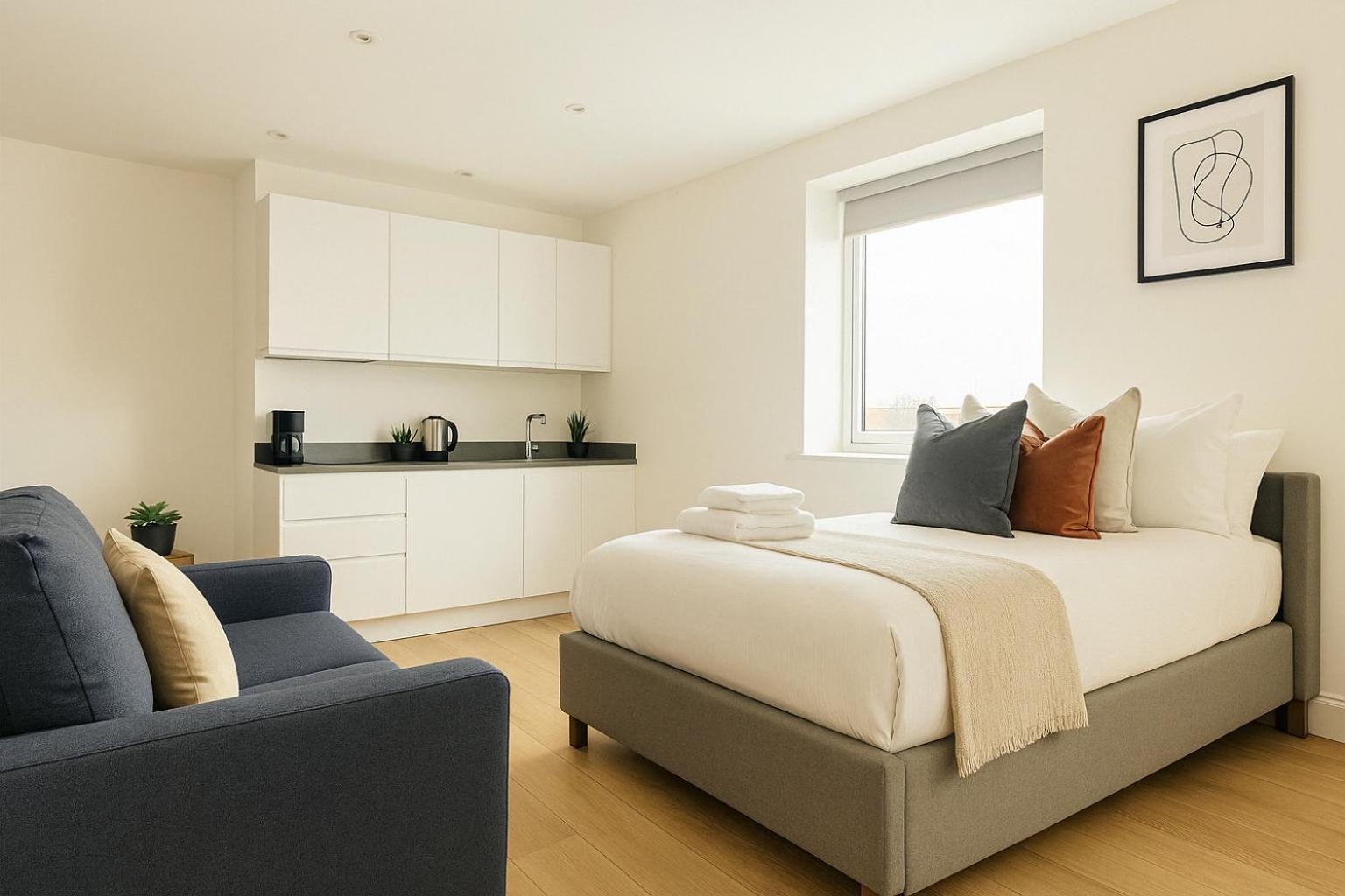 Bright Studio Flat - Walk To River Thames & Kingston Town Surbiton Buitenkant foto