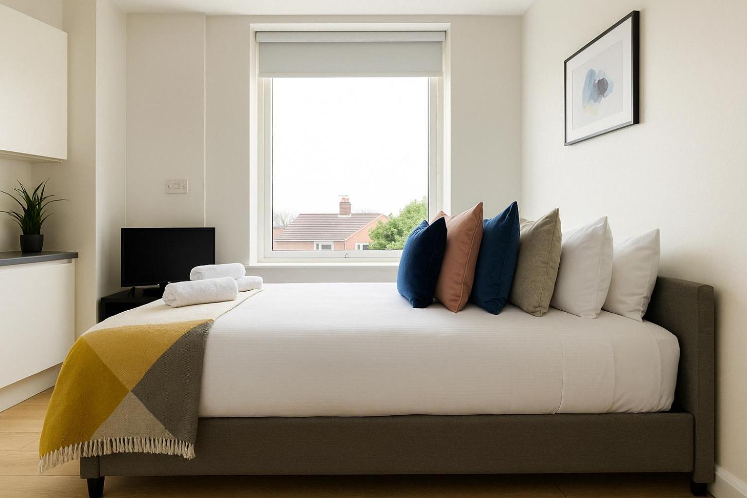 Bright Studio Flat - Walk To River Thames & Kingston Town Surbiton Buitenkant foto